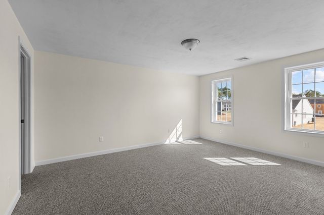 29 Bumblebee Dr, Plymouth, MA 02360