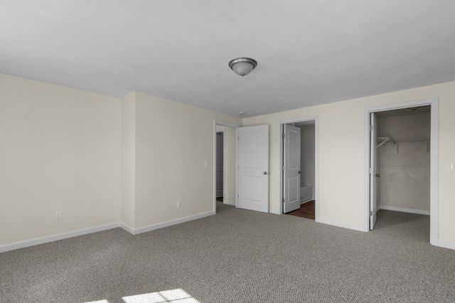 29 Bumblebee Dr, Plymouth, MA 02360