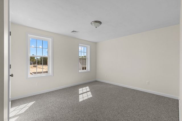 29 Bumblebee Dr, Plymouth, MA 02360