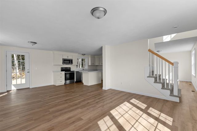 29 Bumblebee Dr, Plymouth, MA 02360