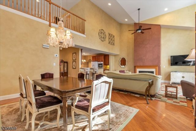 4 Ayers Ct, Metuchen Boro, NJ 08840