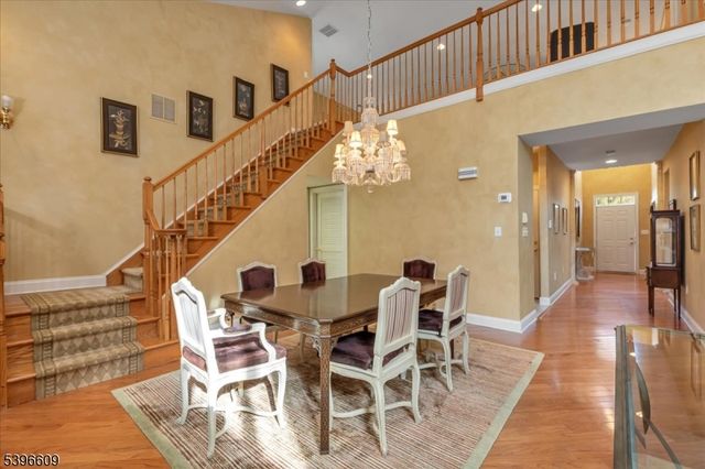 4 Ayers Ct, Metuchen Boro, NJ 08840