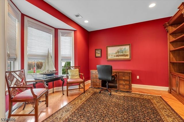 4 Ayers Ct, Metuchen Boro, NJ 08840