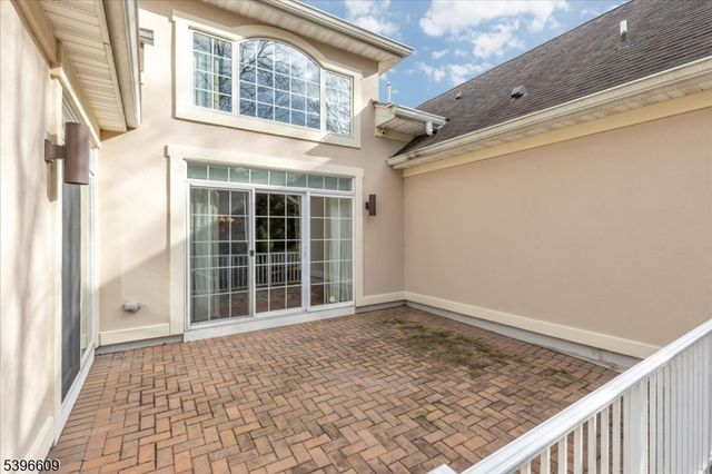 4 Ayers Ct, Metuchen Boro, NJ 08840