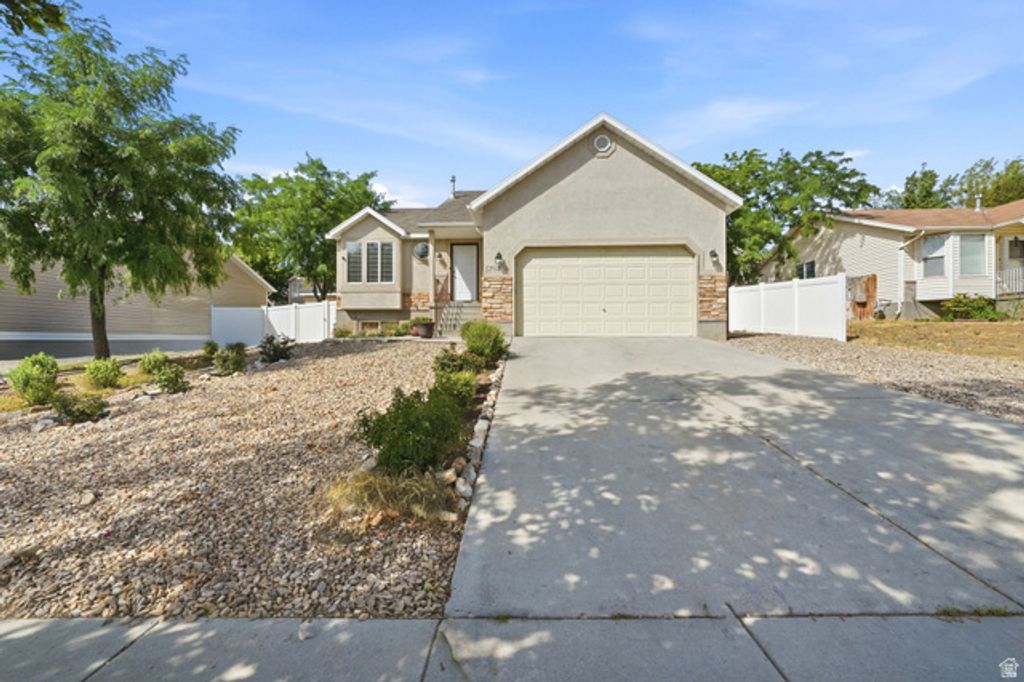 5782 S STONE FLOWER WAY, Salt Lake City, UT 84118