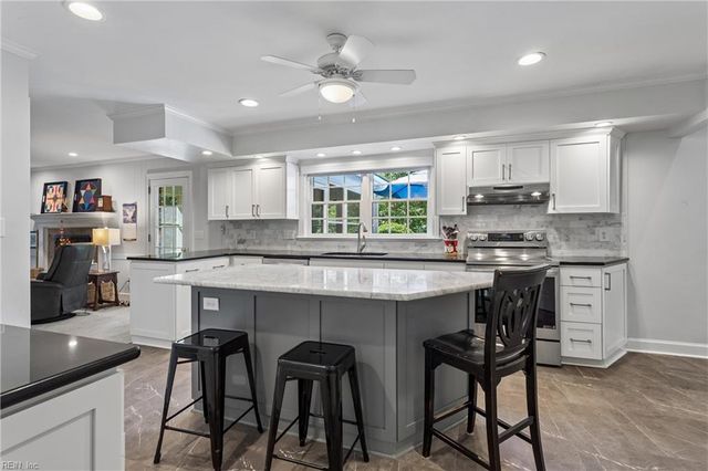 285 E Queens DR, Williamsburg, VA 23185