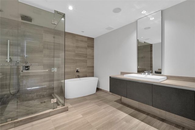 3300 NE 188 Street 611, Aventura, FL 33180