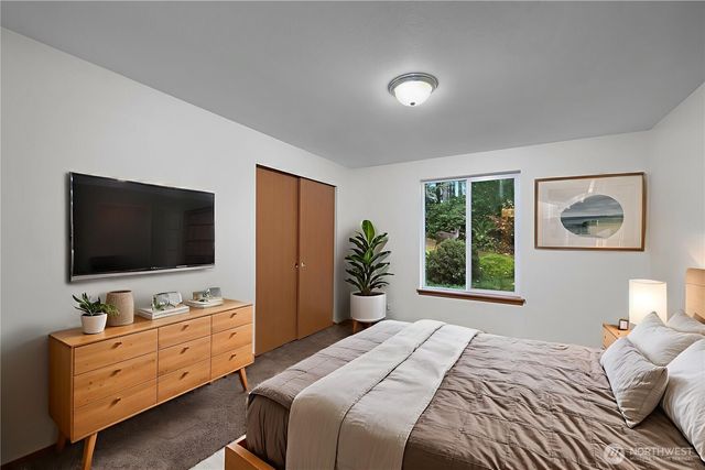 2261 E Phillips Lake Loop Road, Shelton, WA 98584