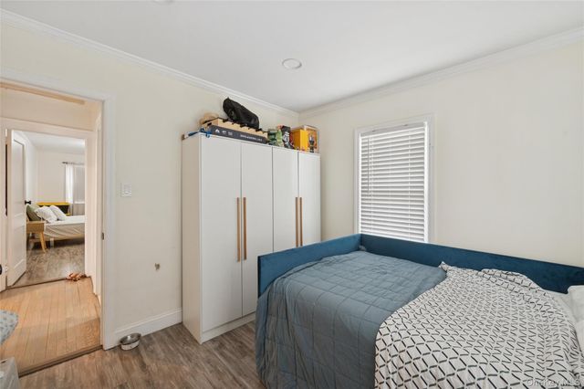 1038 Traymore Boulevard, Island Park, NY 11558