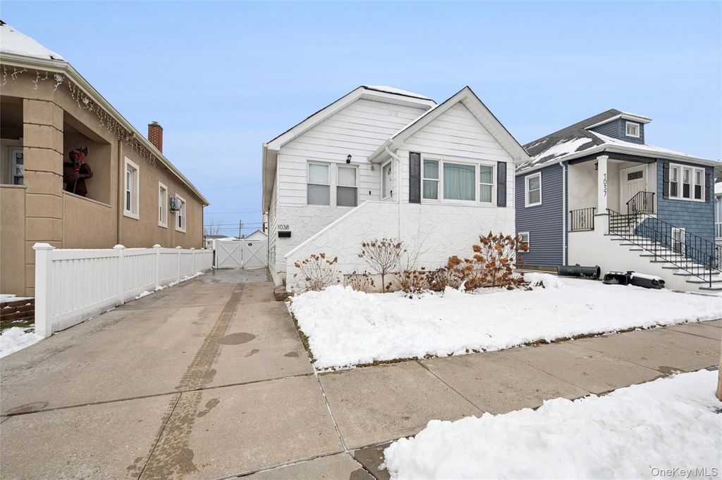 1038 Traymore Boulevard, Island Park, NY 11558