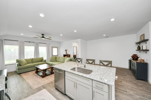 1137 Buffalograss Trail, Sealy, TX 77474