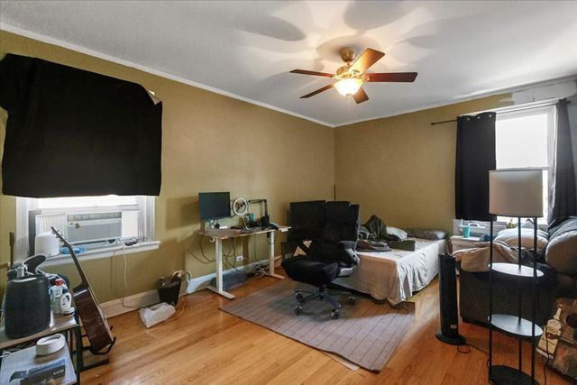 2712 W Logan Boulevard 3, Chicago, IL 60647