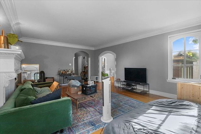 2712 W Logan Boulevard 3, Chicago, IL 60647