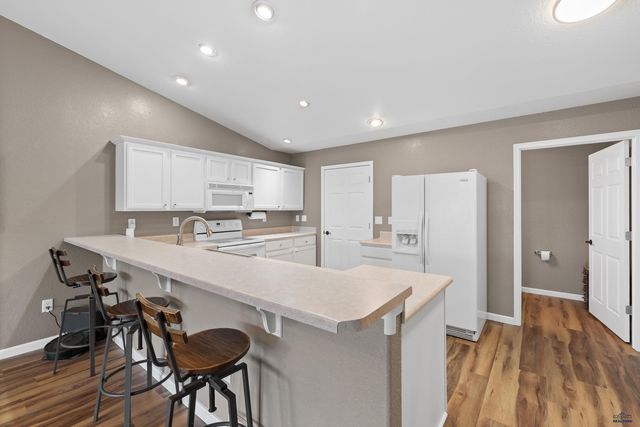 6818 CAMBRIDGE CT, Summerset, SD 57718