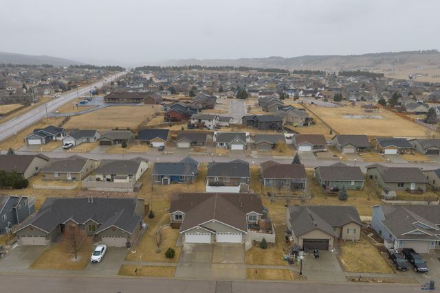 6818 CAMBRIDGE CT, Summerset, SD 57718