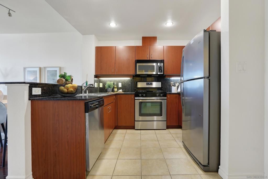300 W Beech Street 805, San Diego, CA 92101 — photo 5