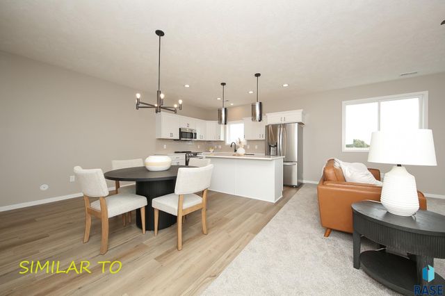 2421 E Caolinn Pl Place, Brandon, SD 57005