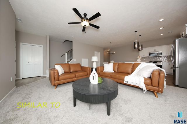 2421 E Caolinn Pl Place, Brandon, SD 57005