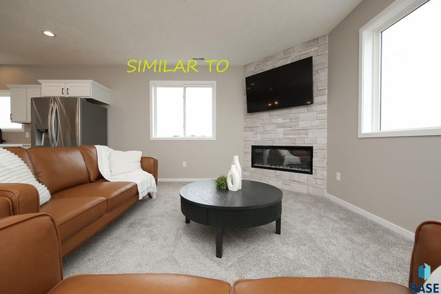 2421 E Caolinn Pl Place, Brandon, SD 57005