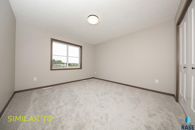 2421 E Caolinn Pl Place, Brandon, SD 57005