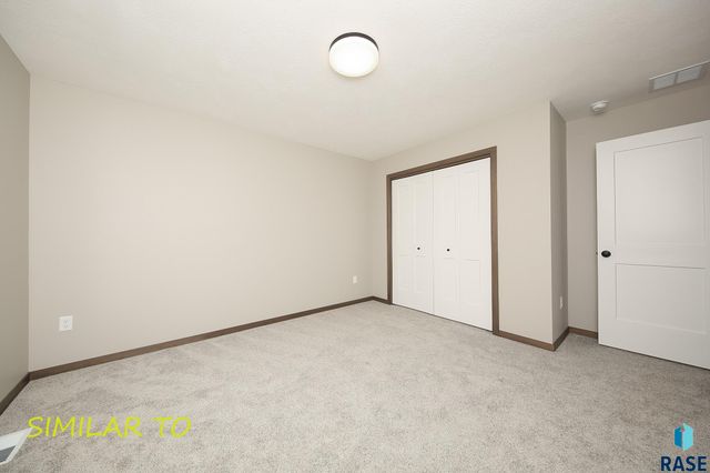 2421 E Caolinn Pl Place, Brandon, SD 57005