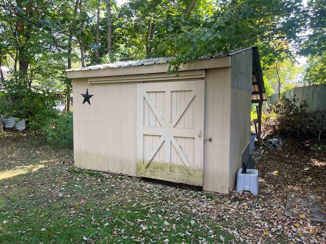 321 Bentley Avenue, Poultney, VT 05764
