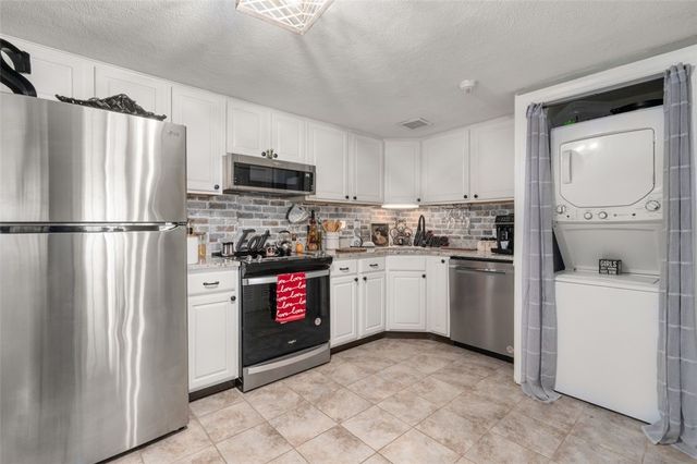 4080 Post Road 11, Warwick, RI 02886