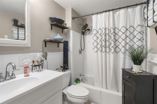 4080 Post Road 11, Warwick, RI 02886