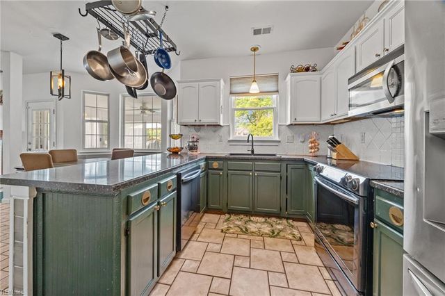 4135 Bishops PL, Portsmouth, VA 23703
