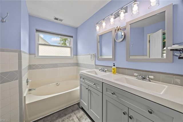 4135 Bishops PL, Portsmouth, VA 23703