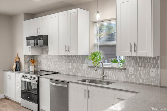 94 Kendrick Street, Mt. Clemens, MI 48043