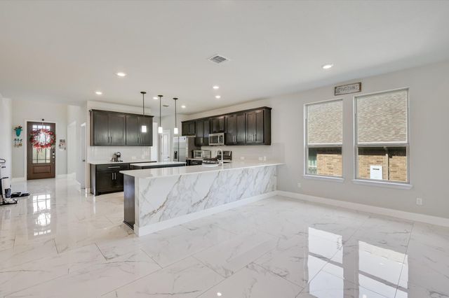 213 Buffalo Ridge DR, Manchaca, TX 78652