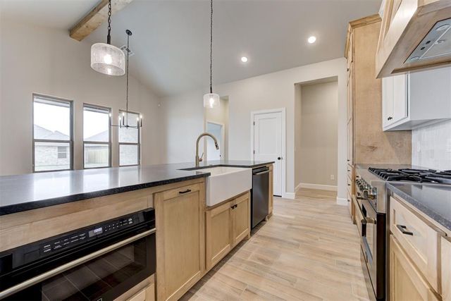 632 Honey Springs Lane, Shawnee, OK 74804