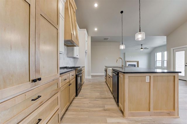 632 Honey Springs Lane, Shawnee, OK 74804