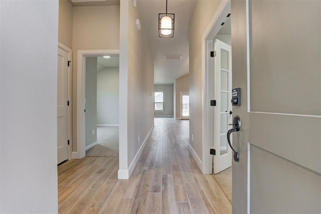 632 Honey Springs Lane, Shawnee, OK 74804