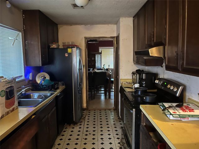 321 Olive Street, Huntsville, TX 77340