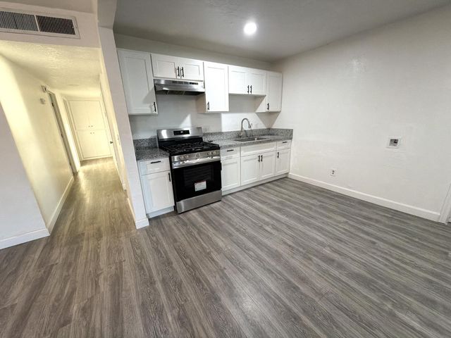 1565 W Hawes Avenue, Fresno, CA 93706