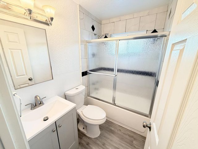 1565 W Hawes Avenue, Fresno, CA 93706