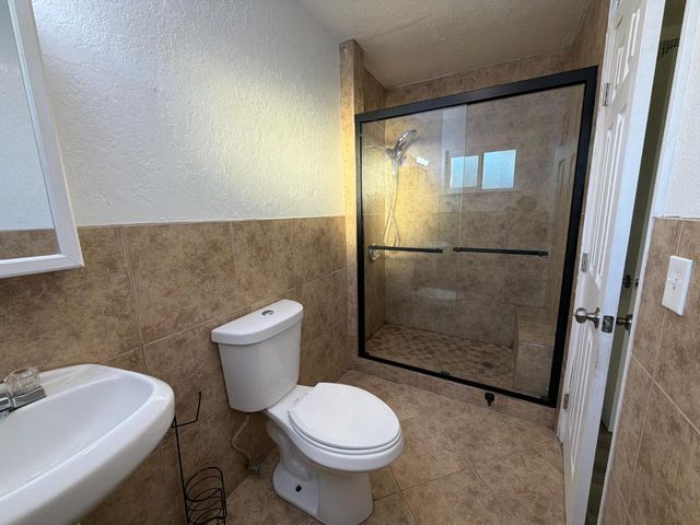 1565 W Hawes Avenue, Fresno, CA 93706