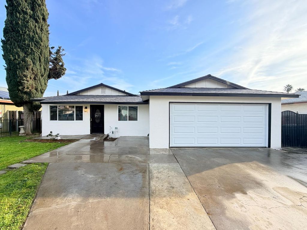 1565 W Hawes Avenue, Fresno, CA 93706