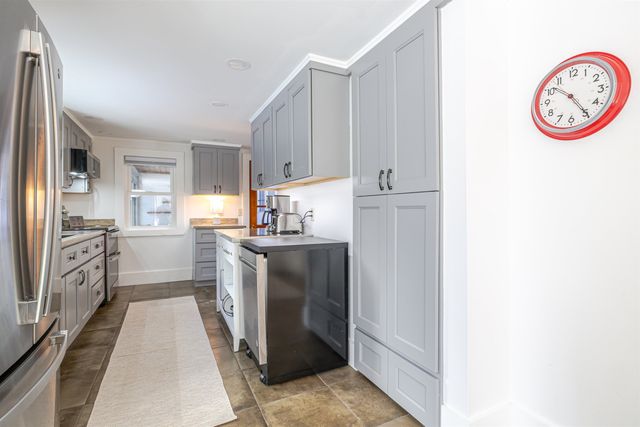 22 Indian Ridge Road, Hopkinton, NH 03229