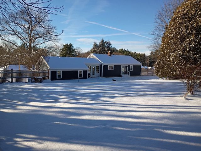 22 Indian Ridge Road, Hopkinton, NH 03229