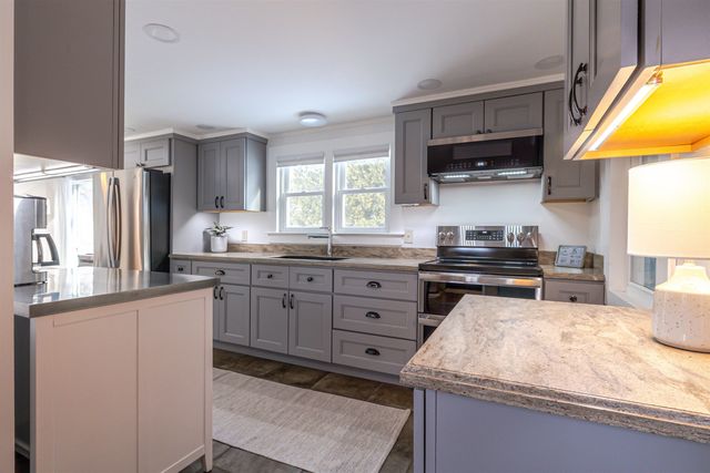 22 Indian Ridge Road, Hopkinton, NH 03229