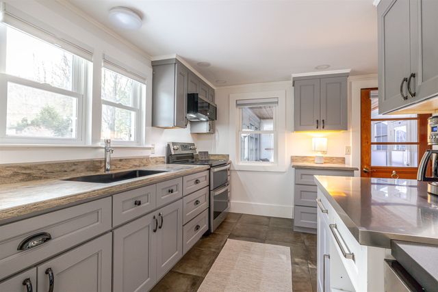 22 Indian Ridge Road, Hopkinton, NH 03229