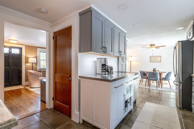 22 Indian Ridge Road, Hopkinton, NH 03229