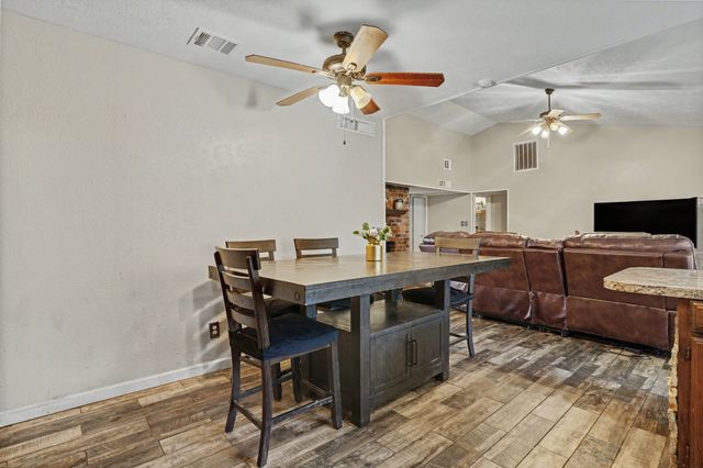 3916 Longmeadow Way, Fort Worth, TX 76133