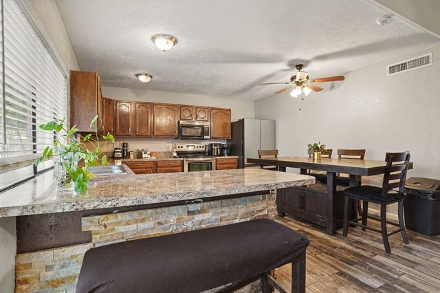 3916 Longmeadow Way, Fort Worth, TX 76133