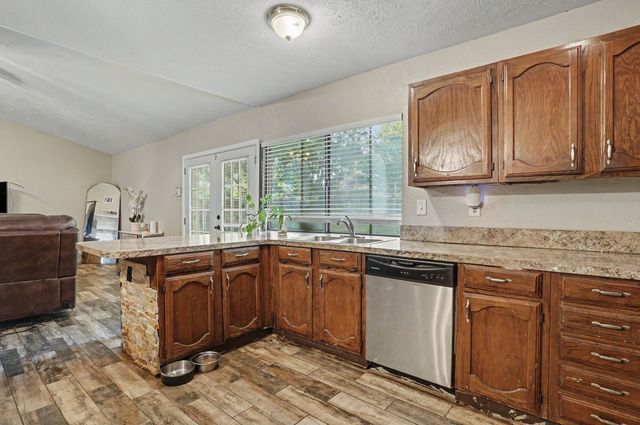 3916 Longmeadow Way, Fort Worth, TX 76133