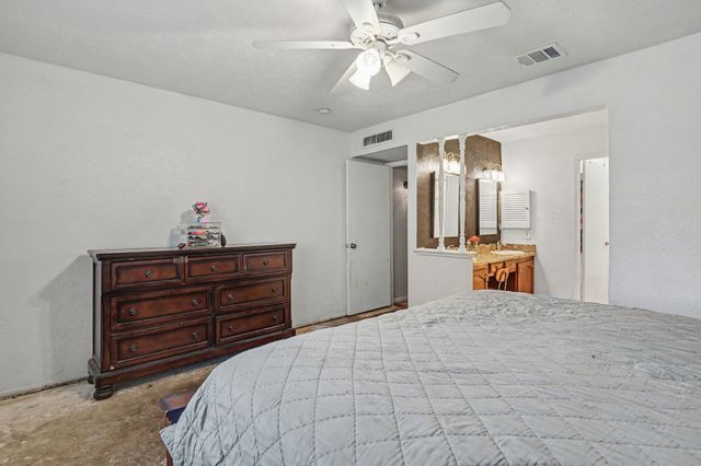3916 Longmeadow Way, Fort Worth, TX 76133