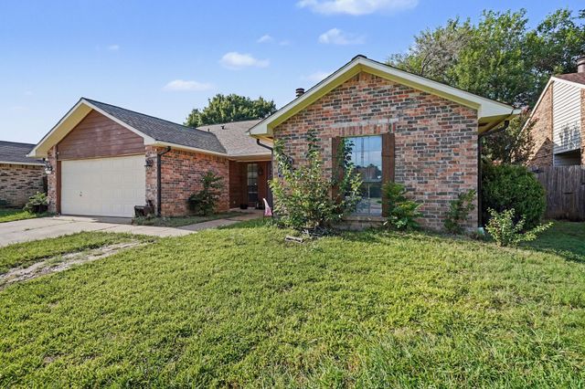 3916 Longmeadow Way, Fort Worth, TX 76133